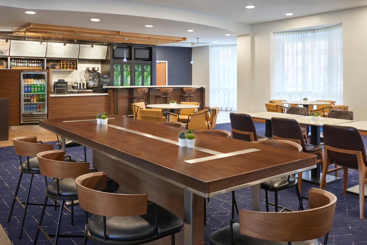 Courtyard By Marriott Toronto Mississauga/Meadowvale Hotell Exteriör bild
