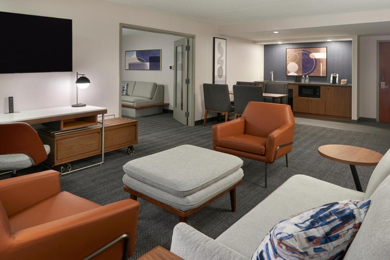 Courtyard By Marriott Toronto Mississauga/Meadowvale Hotell Exteriör bild