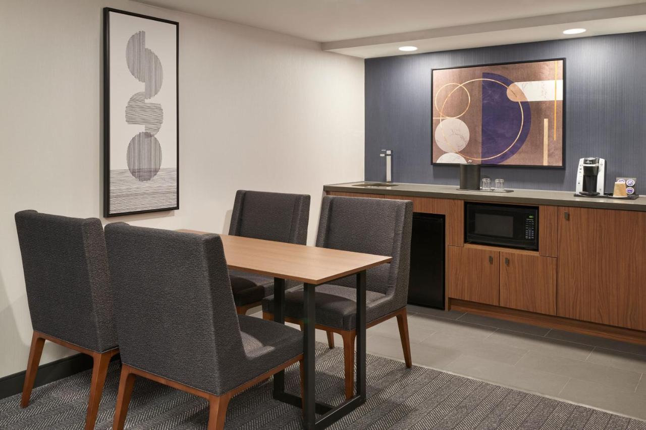 Courtyard By Marriott Toronto Mississauga/Meadowvale Hotell Exteriör bild