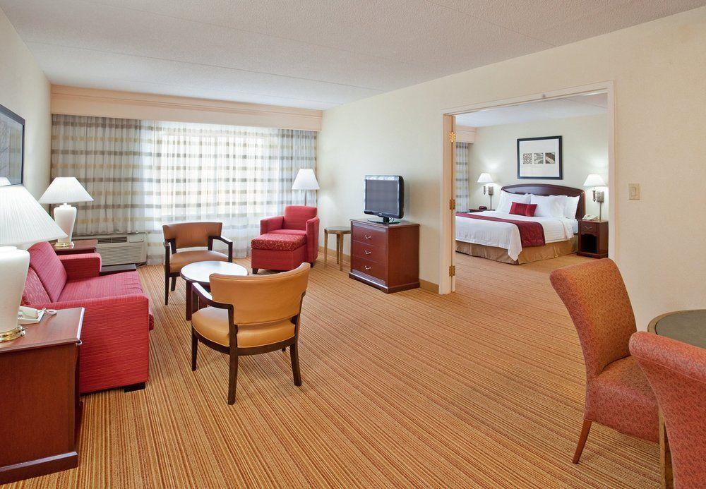 Courtyard By Marriott Toronto Mississauga/Meadowvale Hotell Exteriör bild