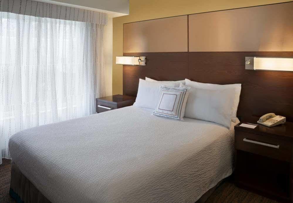 Courtyard By Marriott Toronto Mississauga/Meadowvale Hotell Exteriör bild